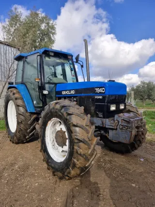 New Holland doble tracción