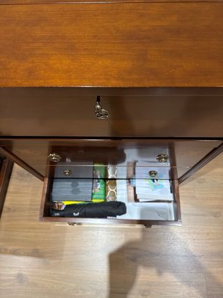 Cómoda recibidor madera y detalles