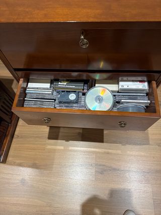 Cómoda recibidor madera y detalles