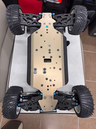 Associated RC8 B4.1e 1/8 TT