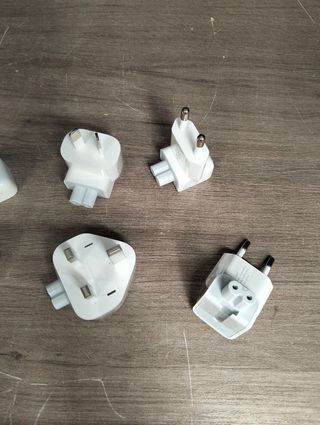 Juego de adaptadores de viaje de Apple