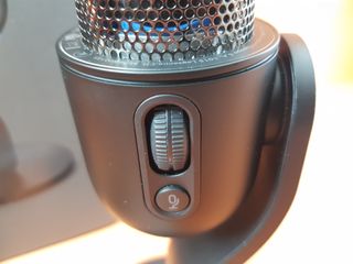 Logitech G Yeti GX RGB Micrófono Dinámico