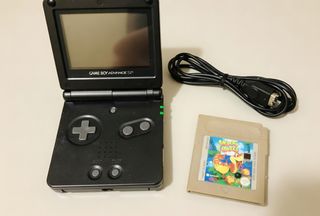 Game Boy Advance SP Negra para reparar + juego