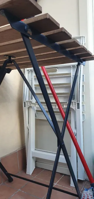 Tavolo da esterno Ikea in legno e metallo