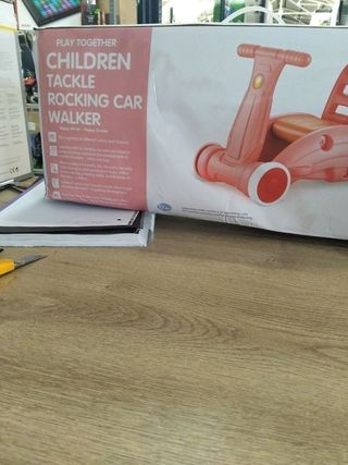 Andador, balancín y correpasillos