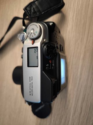 Olympus Camedia C-2020 Z + caja original + extras