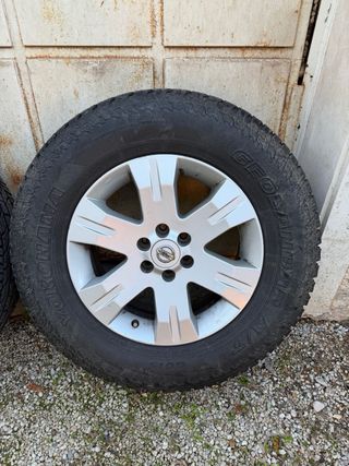 Llantas + neumáticos Nissan Pathfinder R51