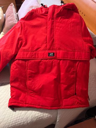 Cazadora Roja Pull&Bear Canguro