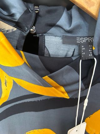 Blusa Esprit Estampada Gris y Amarilla