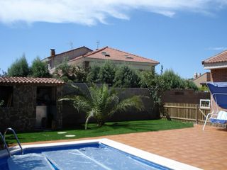 Casa en venta. Villanueva de la Torre.   310.000€