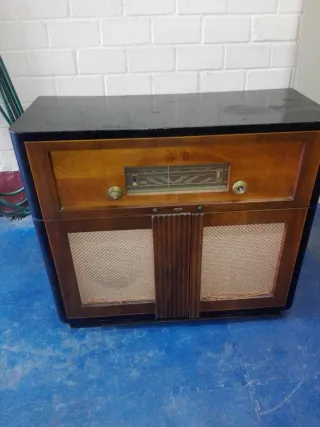 Radio Tocadiscos Antiguo