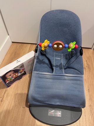 Hamaca Babybjorn con juguete