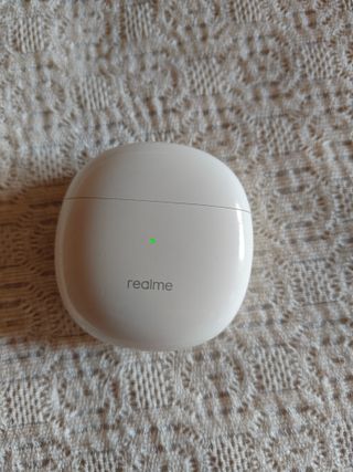 Cascos auriculares inalámbricos Realme blancos