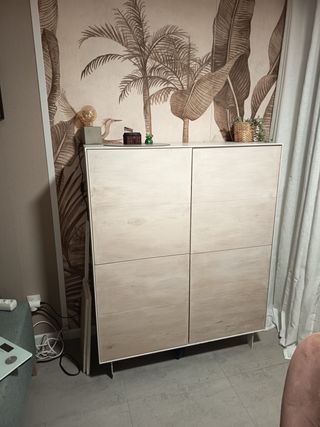 Mueble diseño puertas click beige