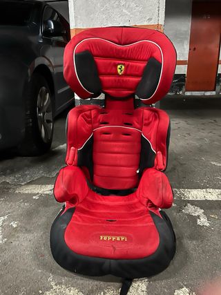 Silla coche elevador Ferrari roja