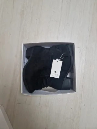 Botines negros de ante