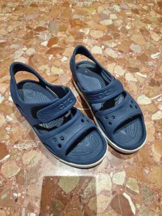 Sandalias Crocs Adolescente Azul. J2