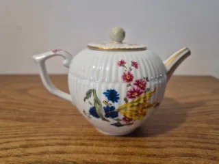 Mini tetera porcelana Fürstenberg V&A Museum