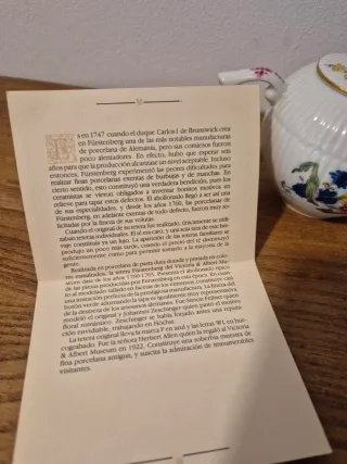 Mini tetera porcelana Fürstenberg V&A Museum