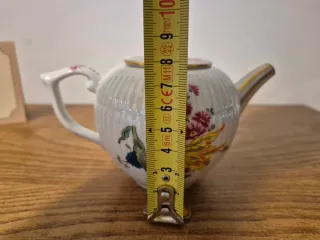 Mini tetera porcelana Fürstenberg V&A Museum