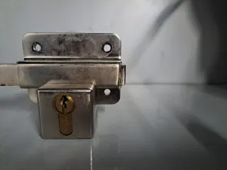 Cerrojo Seguridad Azbe