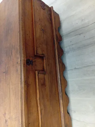 Arca antigua de madera