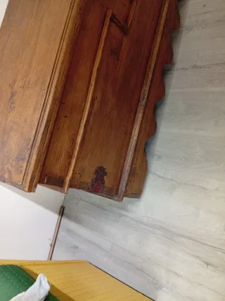 Arca antigua de madera