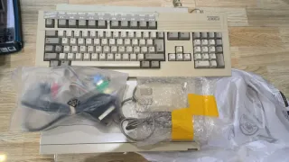 Ordenador Commodore Amiga 3000 + Mo1084 (si envío)