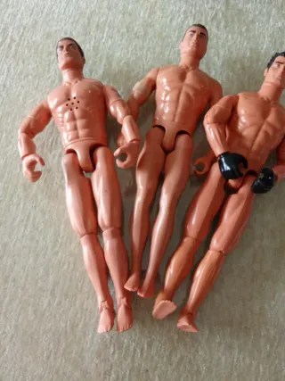 Lote de 3 muñecos articulados