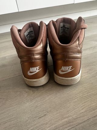 Zapatillas Nike Marrones/Doradas/Cobre