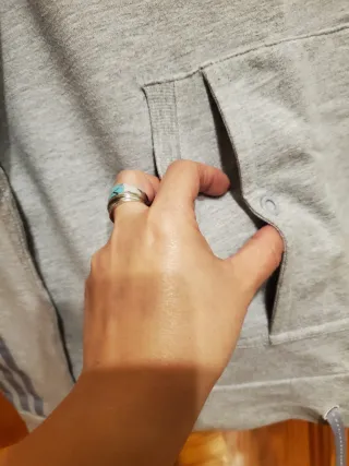 Sudadera Adidas Gris con Capucha talla M