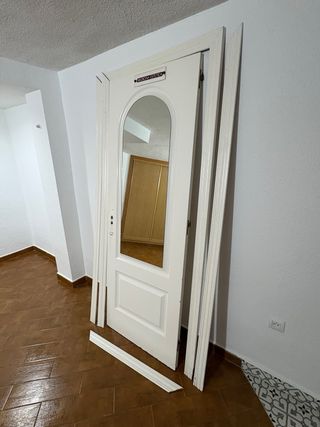 Puerta maciza blanca