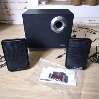 Altavoces Trust 2.1 con Subwoofer