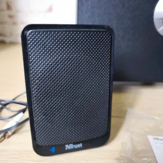 Altavoces Trust 2.1 con Subwoofer