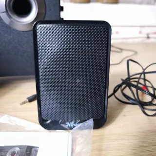 Altavoces Trust 2.1 con Subwoofer