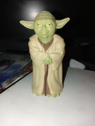 Maestro Yoda Figura Coleccionable