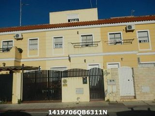 Casa adosada en venta en Coria del Río