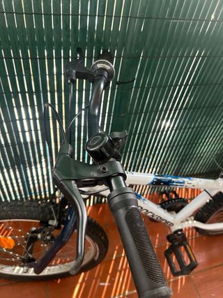 Bicicleta infantil Rockrider blanca