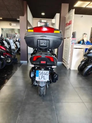 Yamaha Tricity 300 ABS cambio de nombre incluido