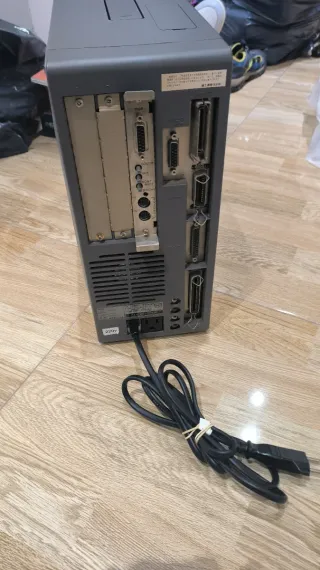 Fujitsu FM Towns 2H Ordenador Gris