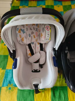 Carrito de bebé rosa