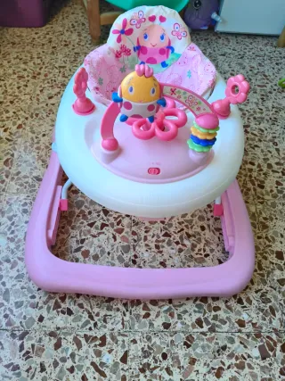 Carrito de bebé rosa