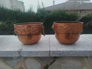 Dos maceteros de cobre con asas los dos 40