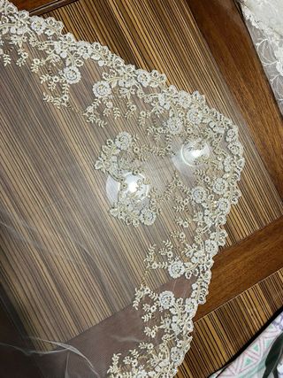 Manteletas Falleras Blancas y Doradas