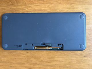 Teclado Logitech Y-R0056 Bluetooth QWERTY