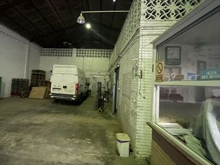 Nave industrial en venta en Coria del Río