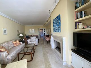 Piso en venta en Nueva Andalucía centro en Marbella