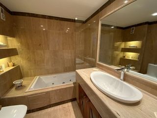 Piso en venta en Nueva Andalucía centro en Marbella