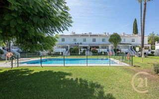 Casa pareada en venta en Los Naranjos - Las Brisas en Marbella