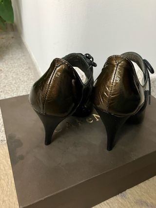 Scarpe con tacco in vernice cafènoir